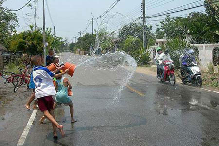 songkran5-cr
