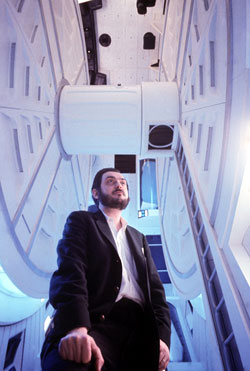 Stanley-Kubrick-on-the-set of '2001'