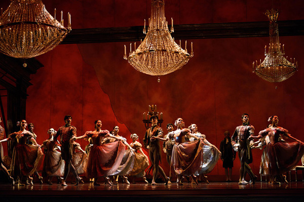 6-Onegin-ballroom-cr