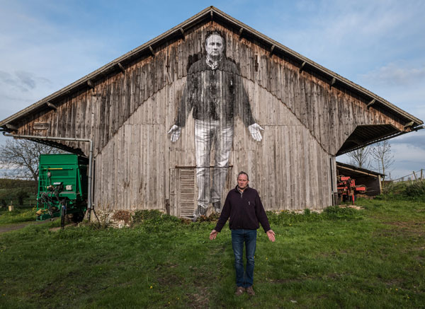 Varda_farmer_barn-cr