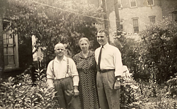 Photo8FranbkParents-cr