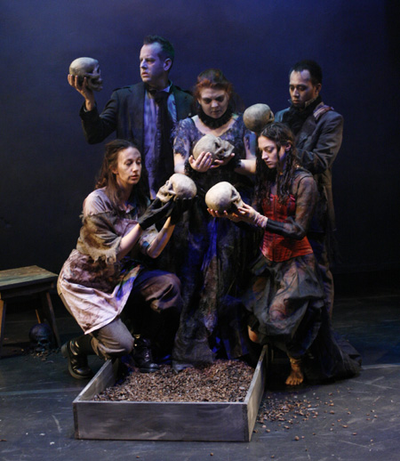 cast-in-grave-cr